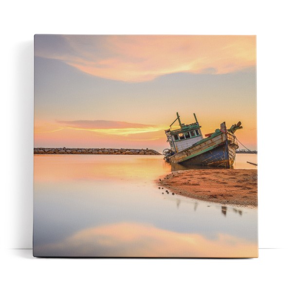 Meer Fischerboot Schiffswrack Fotokunst rosa Himmel