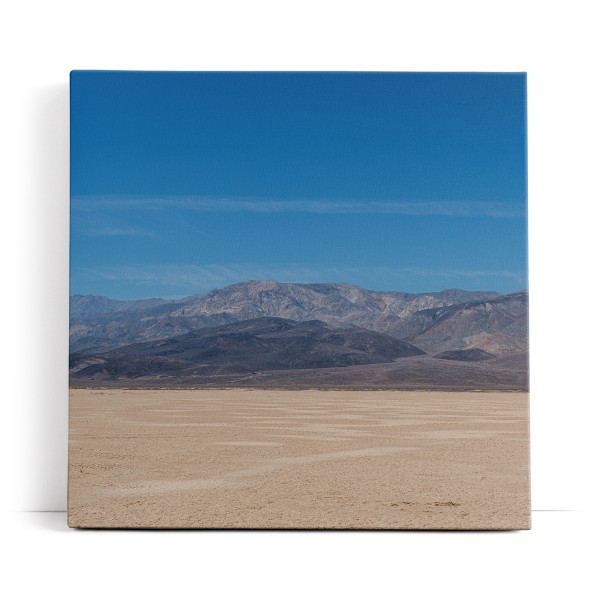 Wüstenlandschaft Wüste Horizont Berge blauer Himmel