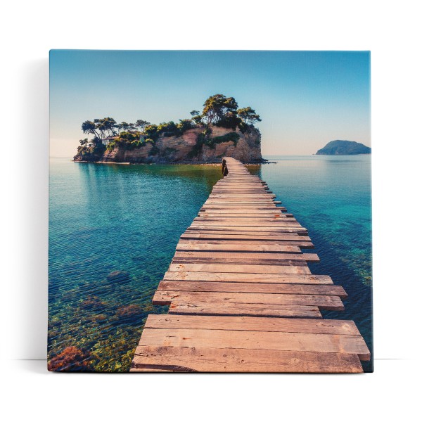 Holzsteg zur Insel Meer Strand Thailand Felsen Sommer